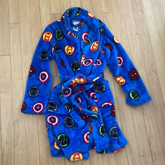 ❌SOLD❌Marvel Avengers kid’s robe - Picture 1 of 5